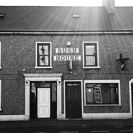 Bush House Accommodation - The Courthouse Apartment Bushmills Esterno foto