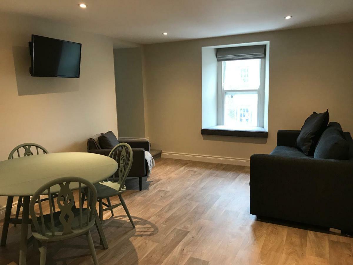 Bush House Accommodation - The Courthouse Apartment Bushmills Esterno foto