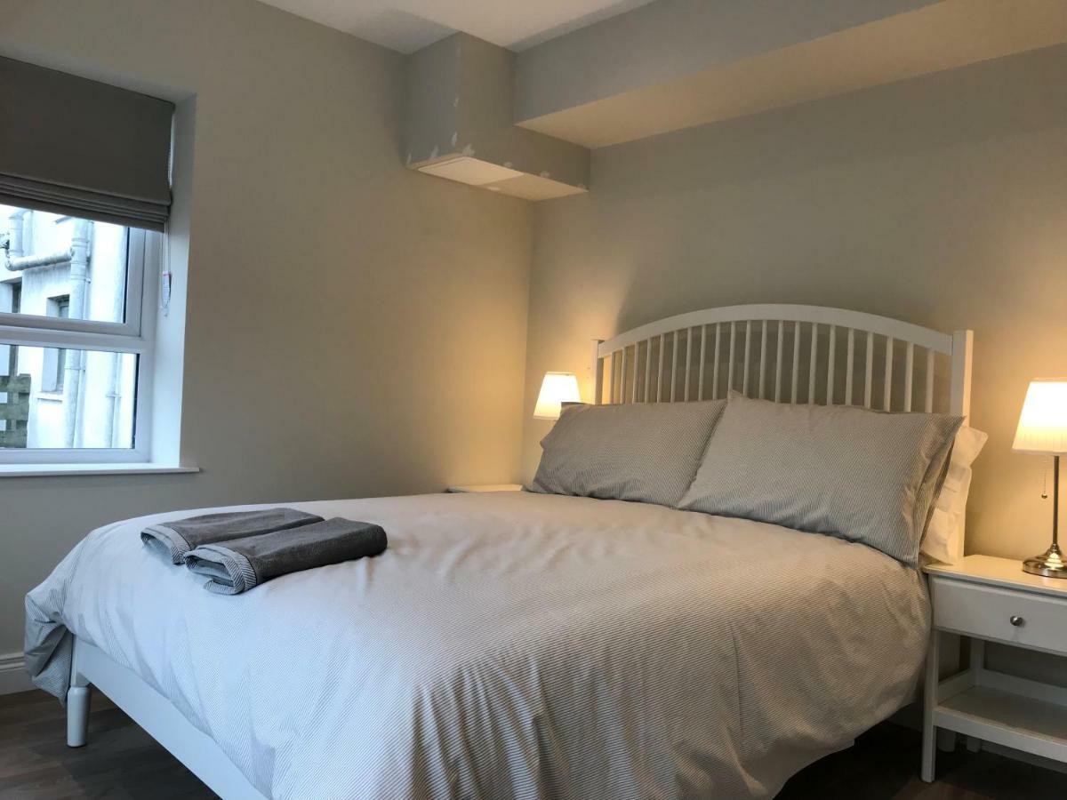 Bush House Accommodation - The Courthouse Apartment Bushmills Esterno foto