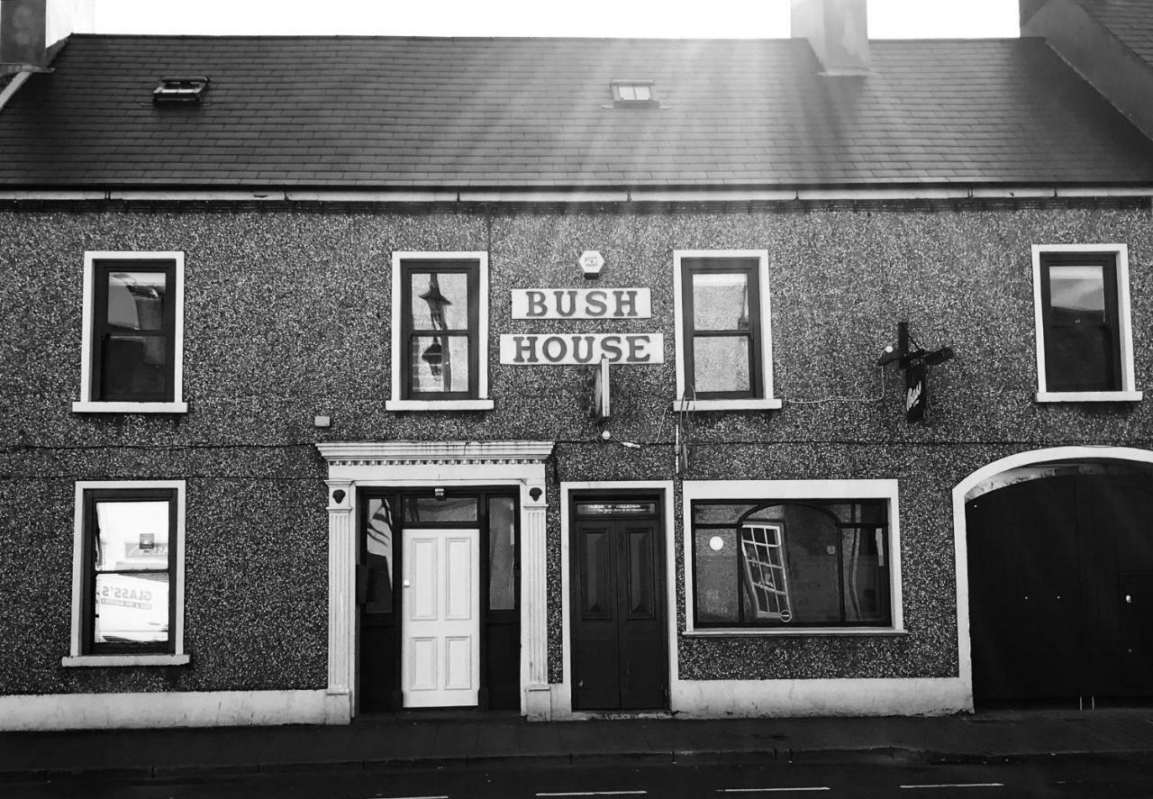 Bush House Accommodation - The Courthouse Apartment Bushmills Esterno foto